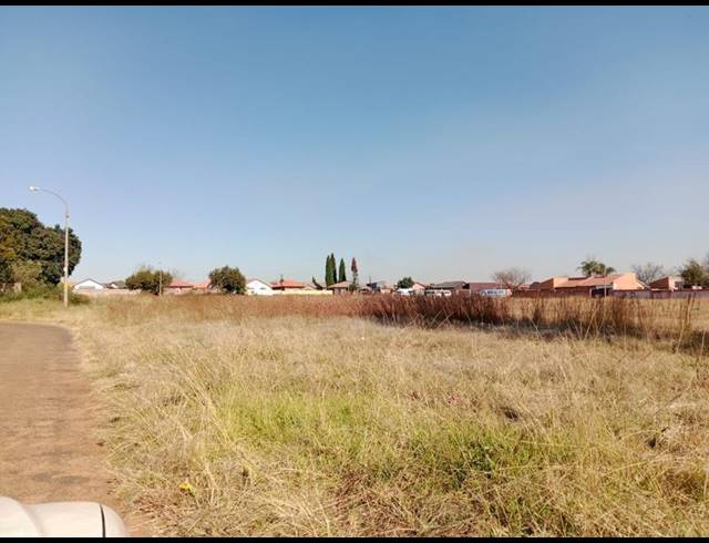 LAND FOR SALE IN DAWN PARK